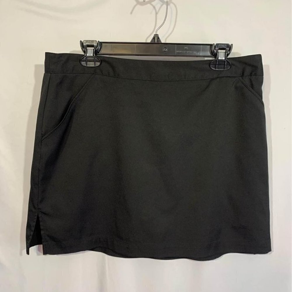 CORAL BAY woman’s golf skort. Black. Size zipper. Size 14p. Poly/spandex blend.
